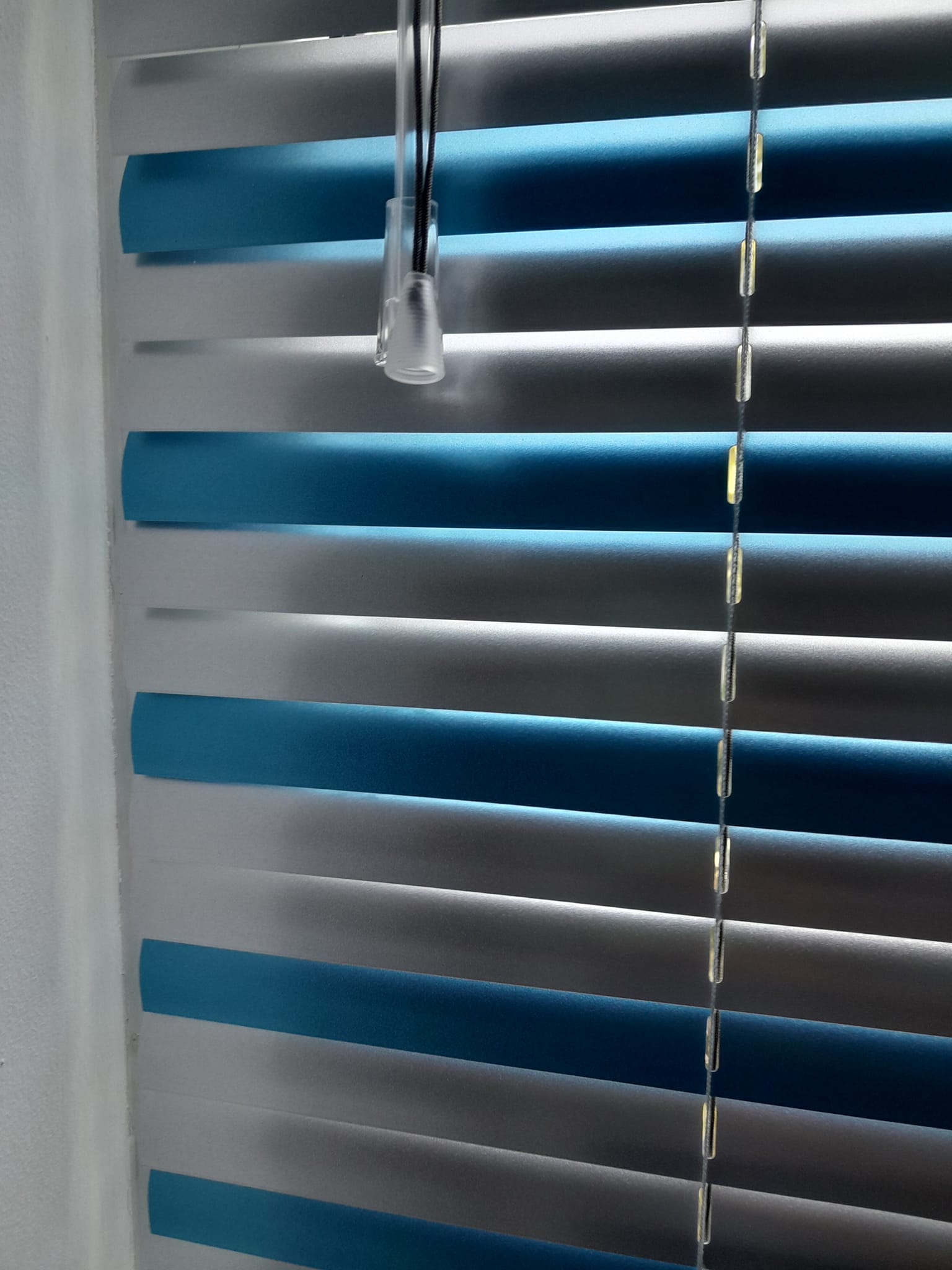 Jaluzele Aluminiu Bicolor